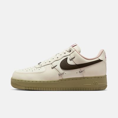 ���ڲ�����Nike�Ϳ�ŮЬAir Force 1�վ�һ�������޶�AF1�Ĺ���ЬIQ9802-022