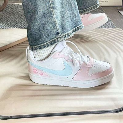 ���ڲ����������ơ�NIKE CourtBorough�������� ���İٴ�С������ѧ���Ͱ� 389Ԫ