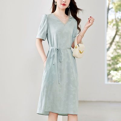 ���ڲ�����ˮī���ˡ���ɣ��˿���߶��Ứ���������ȹ����������ݸ߶�ȹ�� 407Ԫ