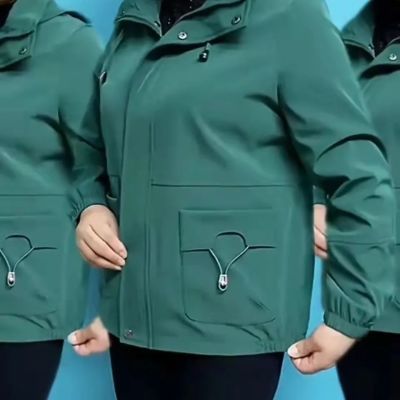 抖音同款妈妈装宽松大码中老年活帽短款纯色时尚百搭女士夹克衫衣