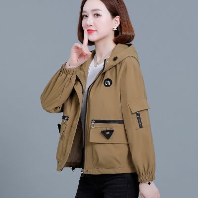 休闲外套女春秋短款2025新款宽松小个子妈妈春装连帽工装夹克风衣【4月28日发完】