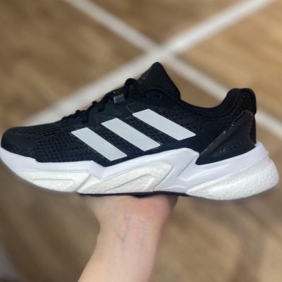 ���ڲ�����adidas���ϴ�˹ X9000l3 ϵ����ĥ �Ͱ��ܲ�Ь Ů�� �ڰ�ɫS23689 209Ԫ