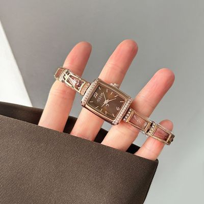 ���ڲ�����[����ʱ]Ů�ֱ�����С������ʯװ������ʽʱ�г��������������Ů�� 655Ԫ