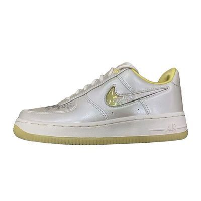 ���ڲ�����Nike�Ϳ��ļ�ŮЬAF1�վ�һ���˶�Ь����Ь��ЬIR8218-118 675Ԫ