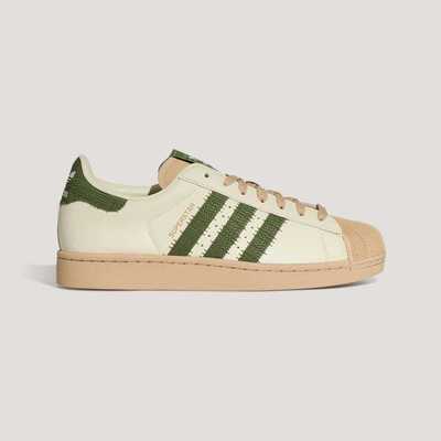 ���ڲ�������ƷAdidas���ϴ�˹��Ҷ������SUPERSTAR II�˶�����ЬKJ3967 515Ԫ