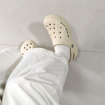 ���ڲ�����Crocs/����� �����Ʋ�Ů�ļ�EVA����Ь�˶�ɳ̲����Ь208186-11S 243Ԫ