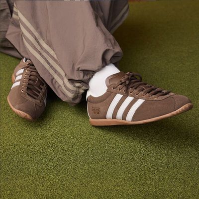 ���ڲ�������ƷAdidas���ϴ�˹��Ҷ����ŮANFU�������ű����˶�����ЬKJ3958 465Ԫ