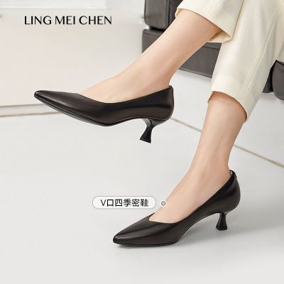 ��÷�� 5���ֳ�����Ƥ��Ь ��ɫV�ڼ�ͷ�߸�Ь �ٴ�����ŮЬ 1377Ԫ