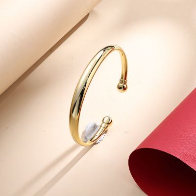 ���ڲ�����������Ʒ�¿�����990Բ���ɸ�����ʱ�о�����Ů��������Ů����� 965Ԫ