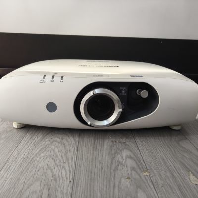 松下FRW330投影仪激光高清3500流明家用1080P办公培训会议投影机