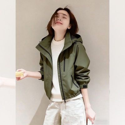2026春秋新款今年流行爆款巨好看的小个子冲锋衣休闲短款外套女潮
