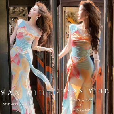 无艳一禾【虞娇】原创设计感晕染印花斜肩蕾丝收腰连衣裙鱼尾长裙【15天内发货】