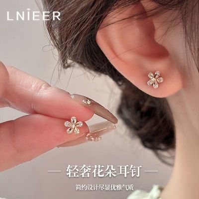 ���ڲ�����999���뻨���������������Ů2025���걬��С����Ƹ�ʱ�ж���Ů 25.6Ԫ