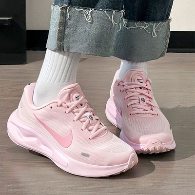 ���ڲ�����NIKE�Ϳ˴���Journey Runʱ�аٴ��ܲ�ŮЬ�˶�����ЬIR0114-666 354Ԫ