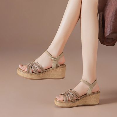 ���ڲ��������������桿���ʷ�ˮ̨�¸�����һ�ִ���Ь�ļ��¿����ٴ�����ЬŮ 287.1Ԫ