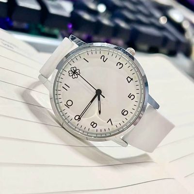 夜光四叶草手表女款高颜值学生森系小众设计感初高中女生考试新款