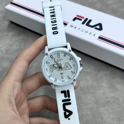 ���ڲ�����FILA���ѧ���ֱ�ҹ��ʱ�г�����Ů�����ֻ��ʱ��ʯӢ������6801 199Ԫ