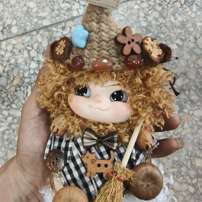 豆荚成品现货帅气黄毛果壳娃娃材料包成品云南豆荚娃娃