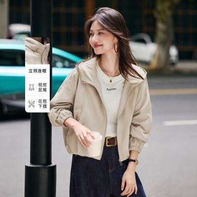 TERREBLEUE户外日常2026秋季短款连帽休闲通勤两不误简约女式外套