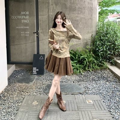 绝美轻熟风碎花斜肩荷叶边收腰上衣短裙套装女秋季2026新款两件套