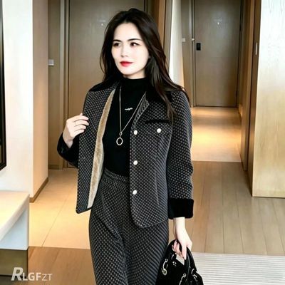 气质显瘦潮流小香风时尚套装女2026冬季新款加绒外套阔腿裤两件套