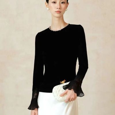 新中式新女装喇叭袖国风2026秋季新款轻奢爆款珍珠领丝绒上衣