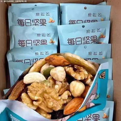 每日坚果混合礼盒独立小包装休闲零食整箱每日坚果独立小包葡萄干