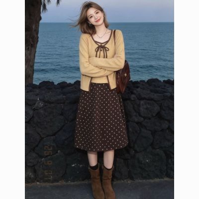 法式千金风复古漂亮出片衣服秋季多巴胺开衫内搭波点半身裙套装女