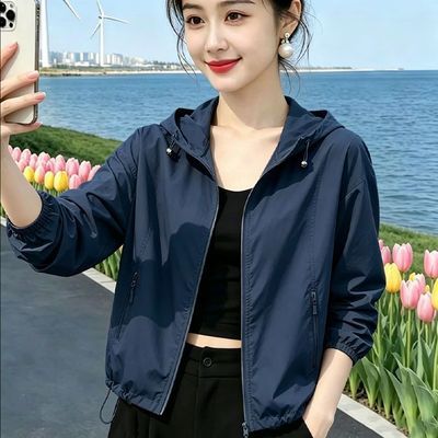 新款连帽夹克女收腰显瘦2026外套休闲秋季短款户外软壳修身春秋