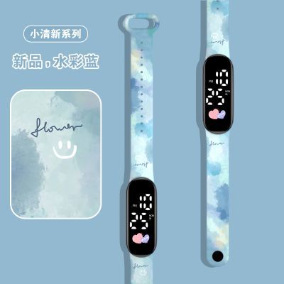 水彩蓝小清新风格智能手表少女心设计时尚日常佩戴便捷实用