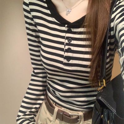 撞色条纹长袖T恤女春秋新款辣妹修身别致正肩短款内搭打底衫上衣