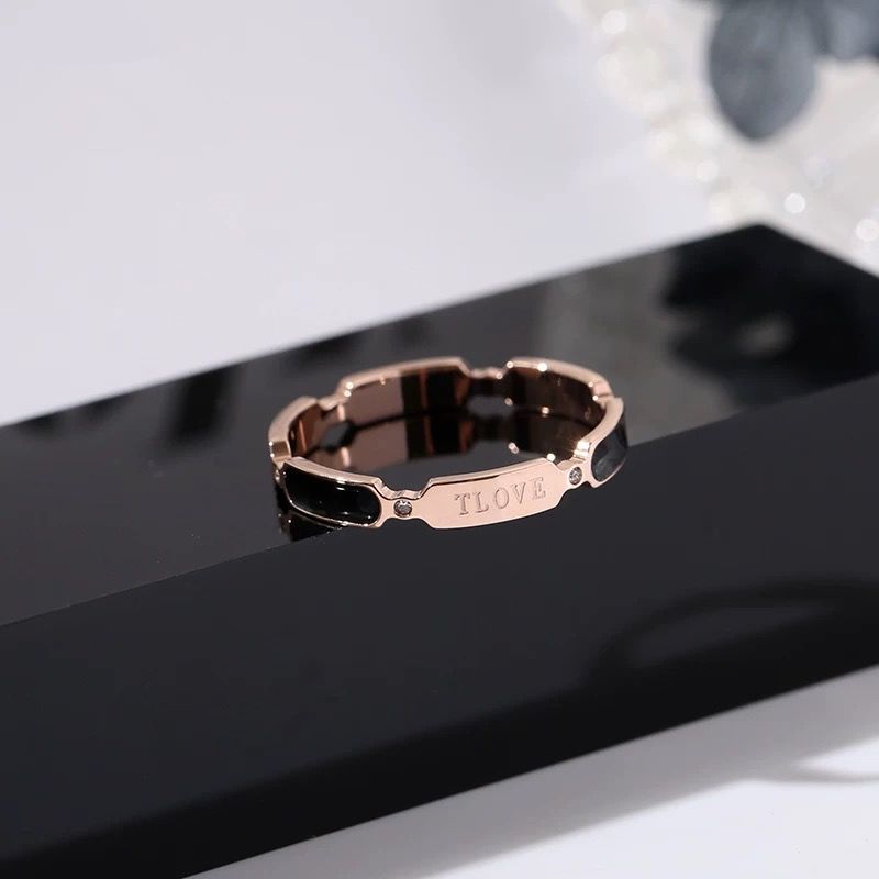 Lichte luxe ins voor vrouwen Trendy internet beroemdheid Minimalistische Japanse en Koreaanse stijl Onmisbaar titanium staal_voghion.com