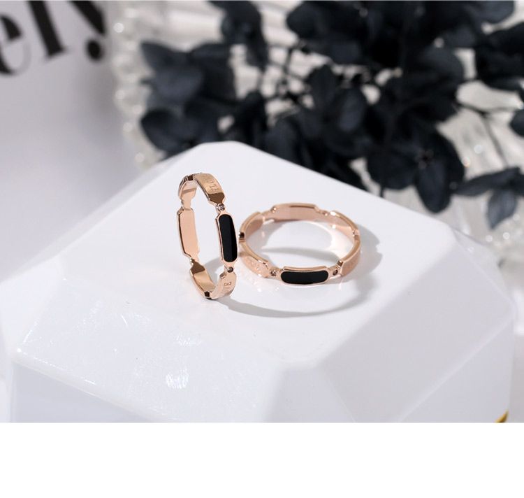 Minimalistische designer ring van titanium staal voor dames_voghion.com