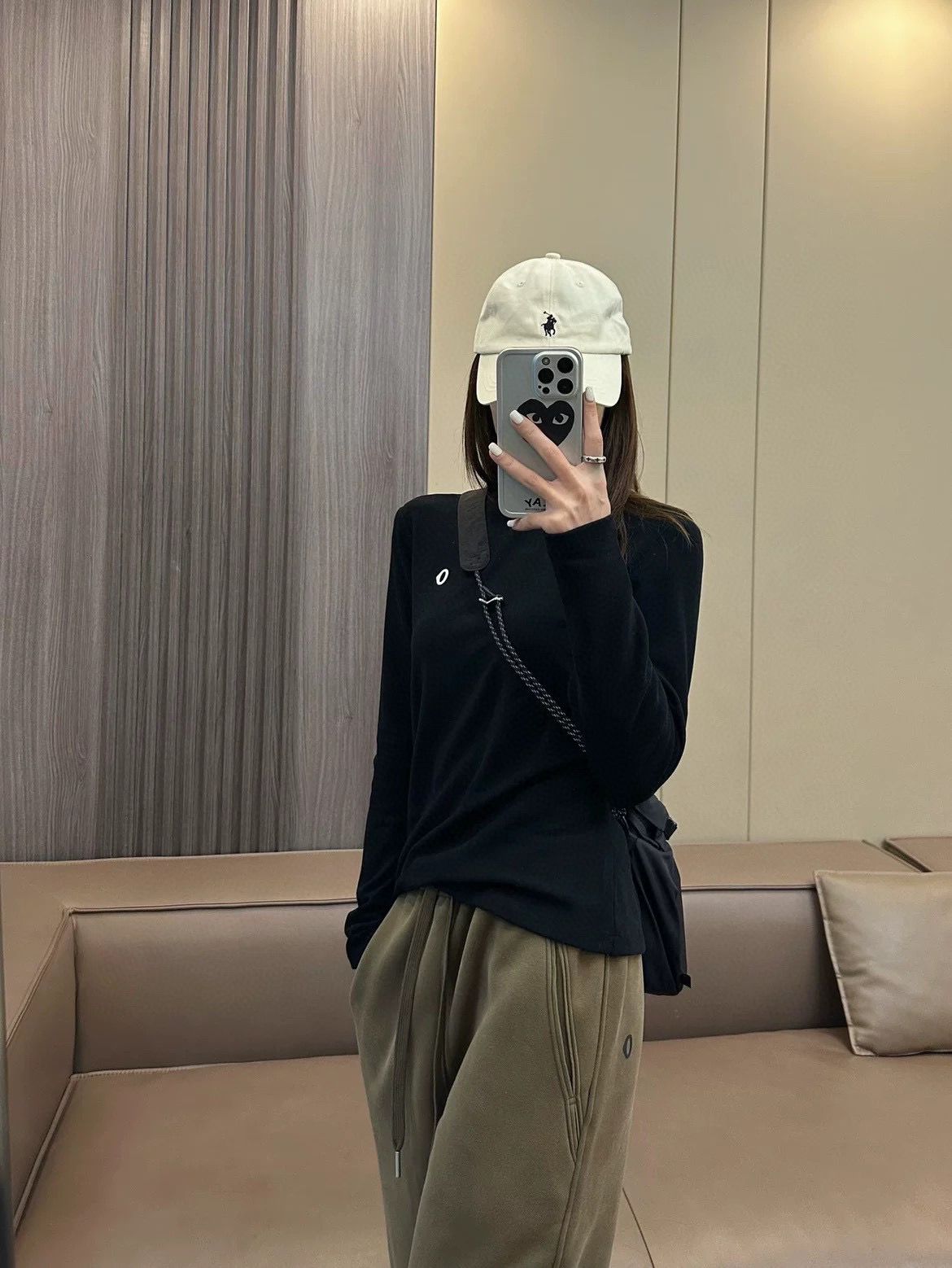 小O刺绣秋冬加厚长袖T：藏在温柔里的温度