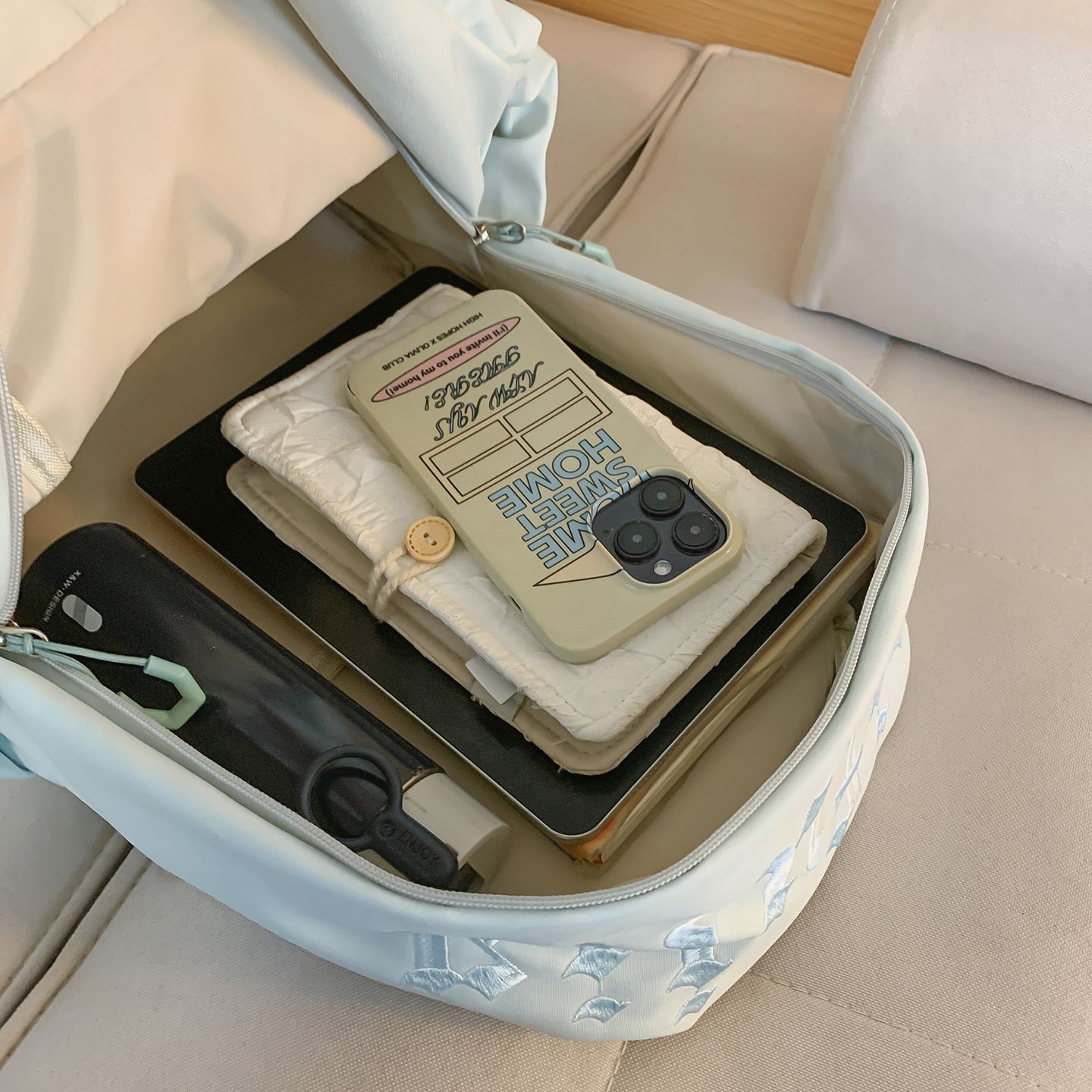 2025 New Style College Girls, Simple Red Large Capacity Travel Backpack For High School Boys_voghion.com