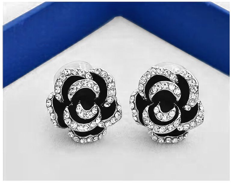 Orecchini a clip con rosa nera e strass argento elegante_voghion.com
