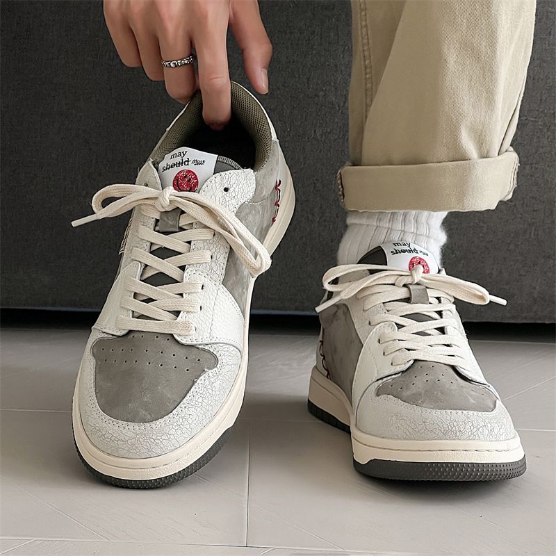 Baskets de style chinois haut de gamme pour hommes, design unique, nouveau modèle 2025, chaussures blanches style campus, élégantes pour hommes_voghion.com