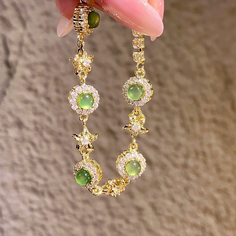 Green Zircon Flower Bracelet detail image 17