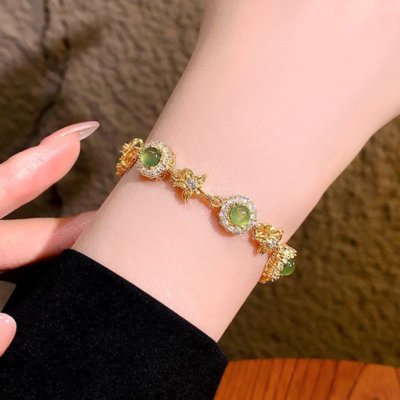 Green Zircon Flower Bracelet detail image 23