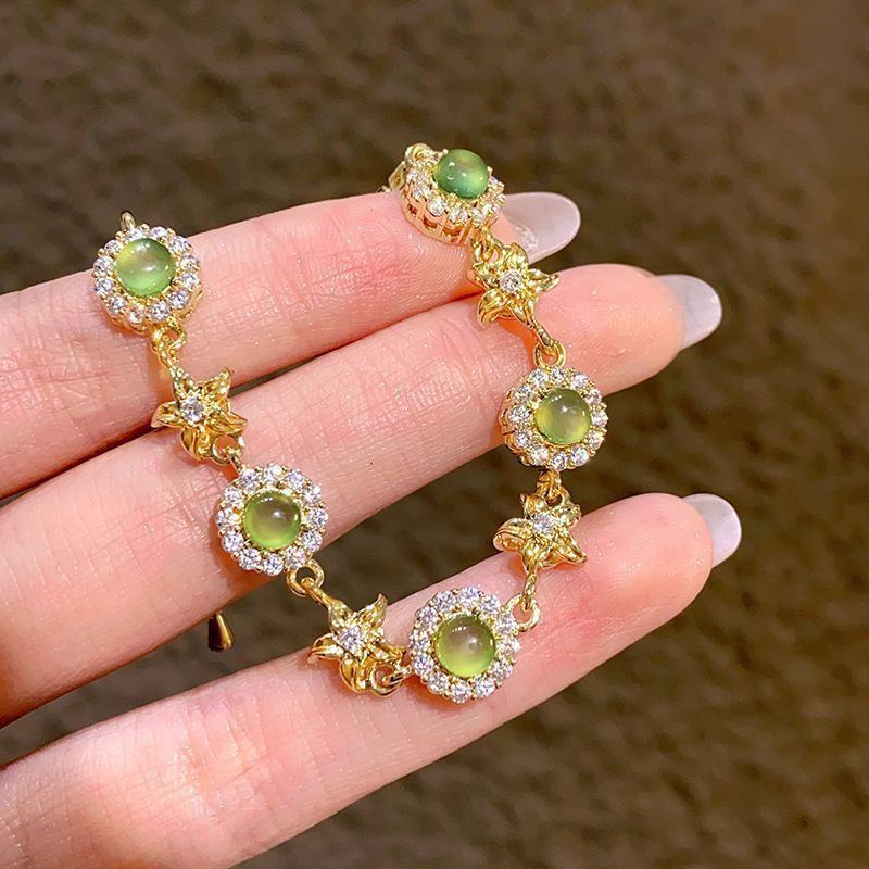 Green Zircon Flower Bracelet detail image 9