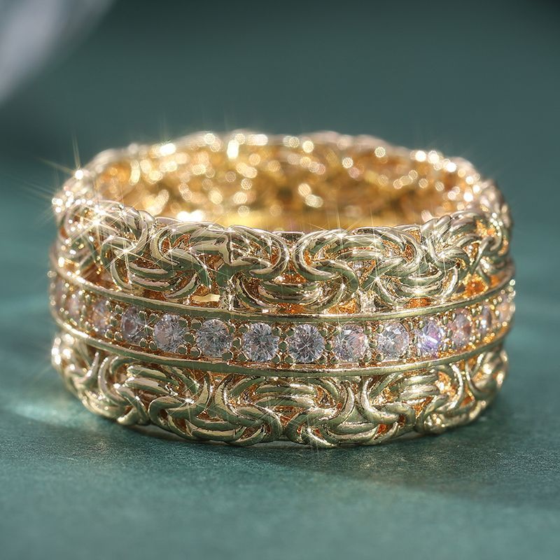 Heavy-duty Diamond Ring For Women Gold Wide Designer Statement Ring_voghion.com