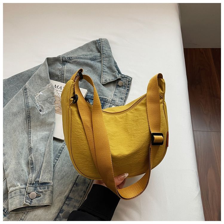 Fashionable And Simple Wide-shoulder Strap Lightweight Sports Dumpling Bag, 2026 Spring New Casual Versatile Commuter_voghion.com