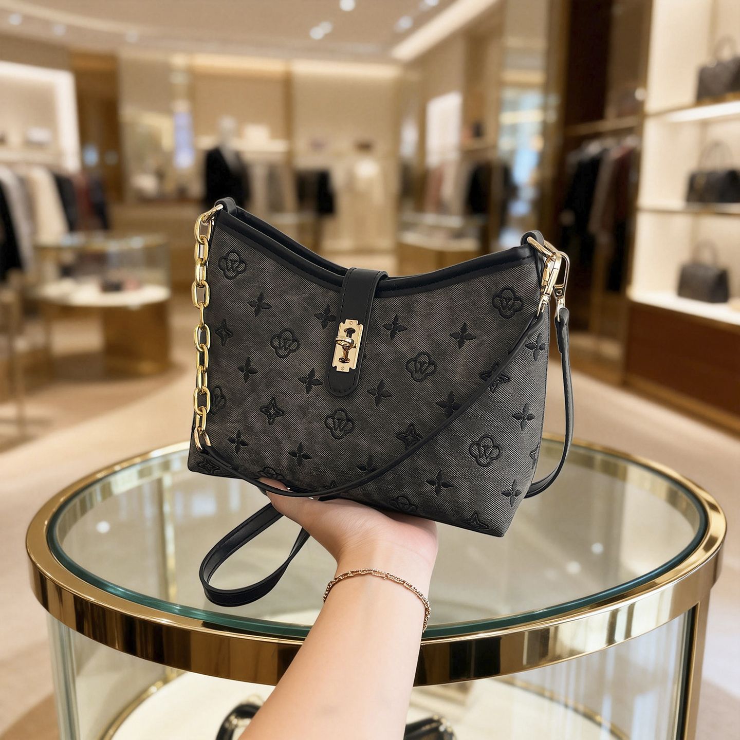 2026 New Popular Women's Trendy Classic Printed Shoulder Fashionable Versatile Korean Version Lightweight High-Value_voghion.com