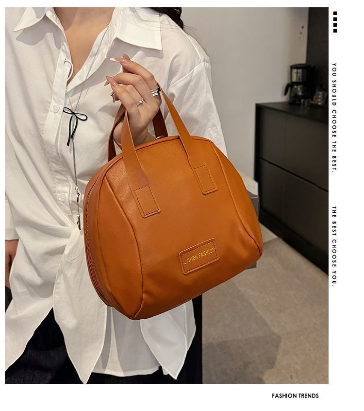 Maillard Shell Storage Bag, Large Capacity Portable Travel Toiletry Organizer, Handheld Makeup Bag_voghion.com