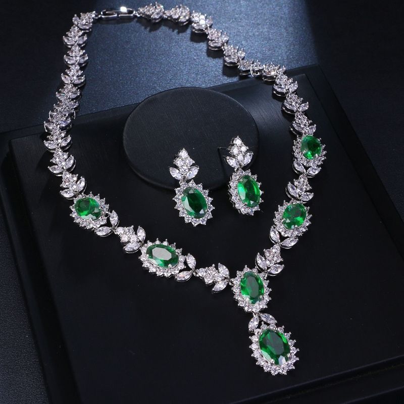 Luxury Emerald And Tourmaline Silver Earrings With Pendant Set_voghion.com