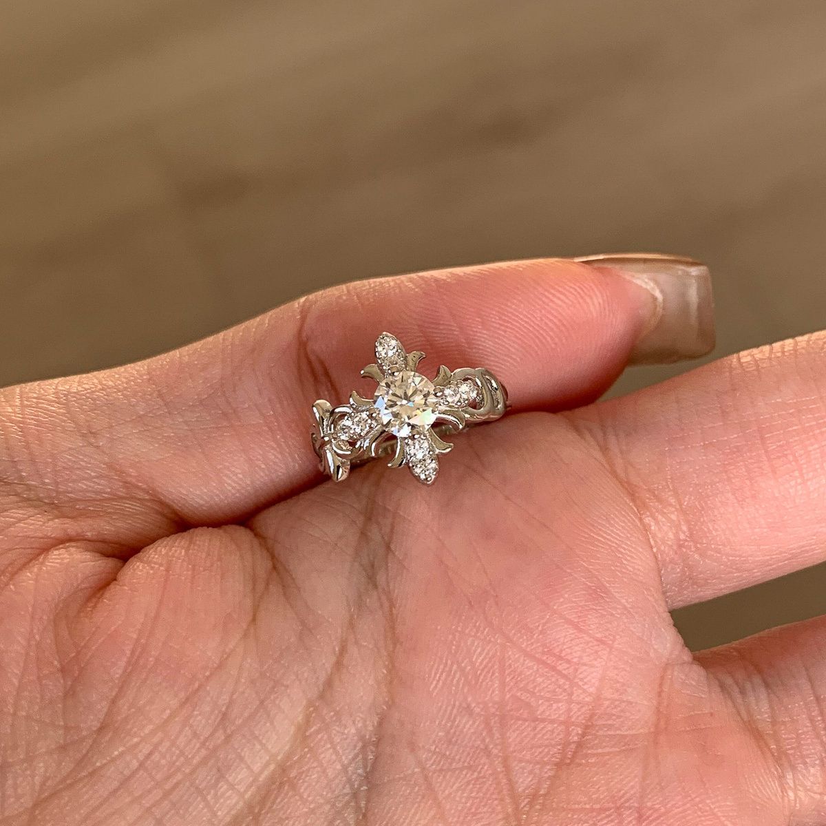 Vintage Mittelalter Kreuz Iris Zirkonia Ring Edler Designerring_voghion.com
