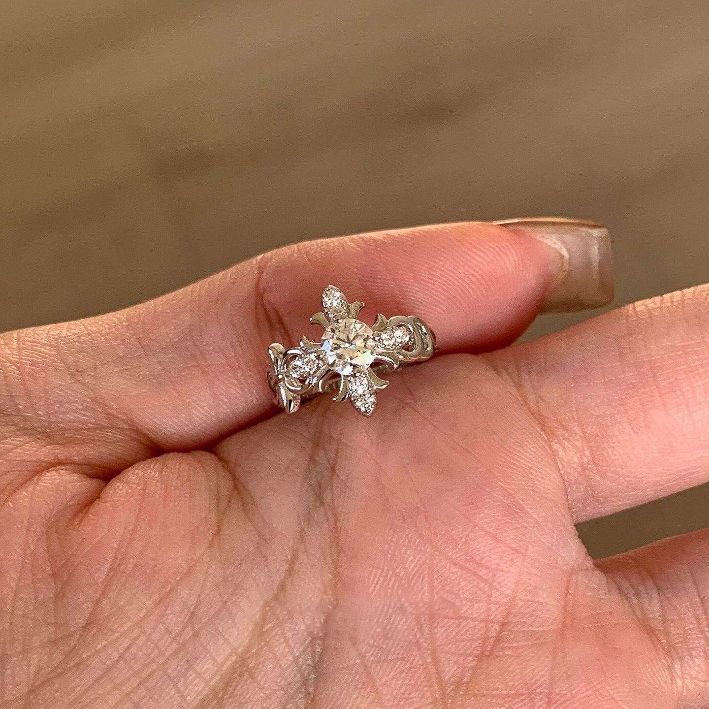 Vintage Mittelalter Kreuz Iris Zirkonia Ring Edler Designerring_voghion.com