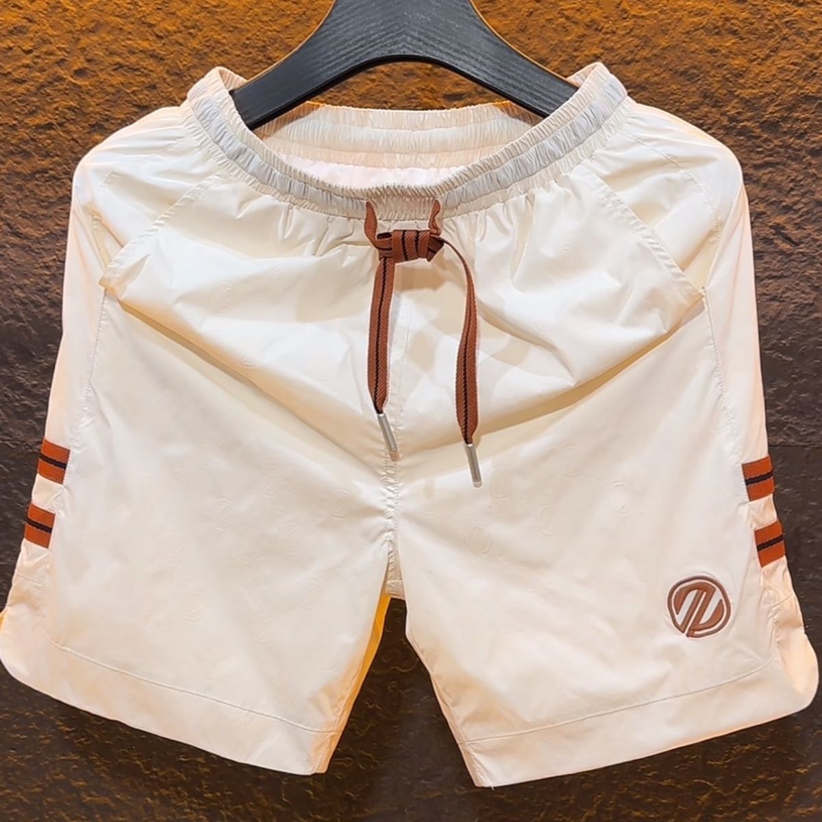 2026 New Light Luxury Fashion Trend Men's Casual Shorts Summer Sports White Breathable Loose Pants_viptrois.com