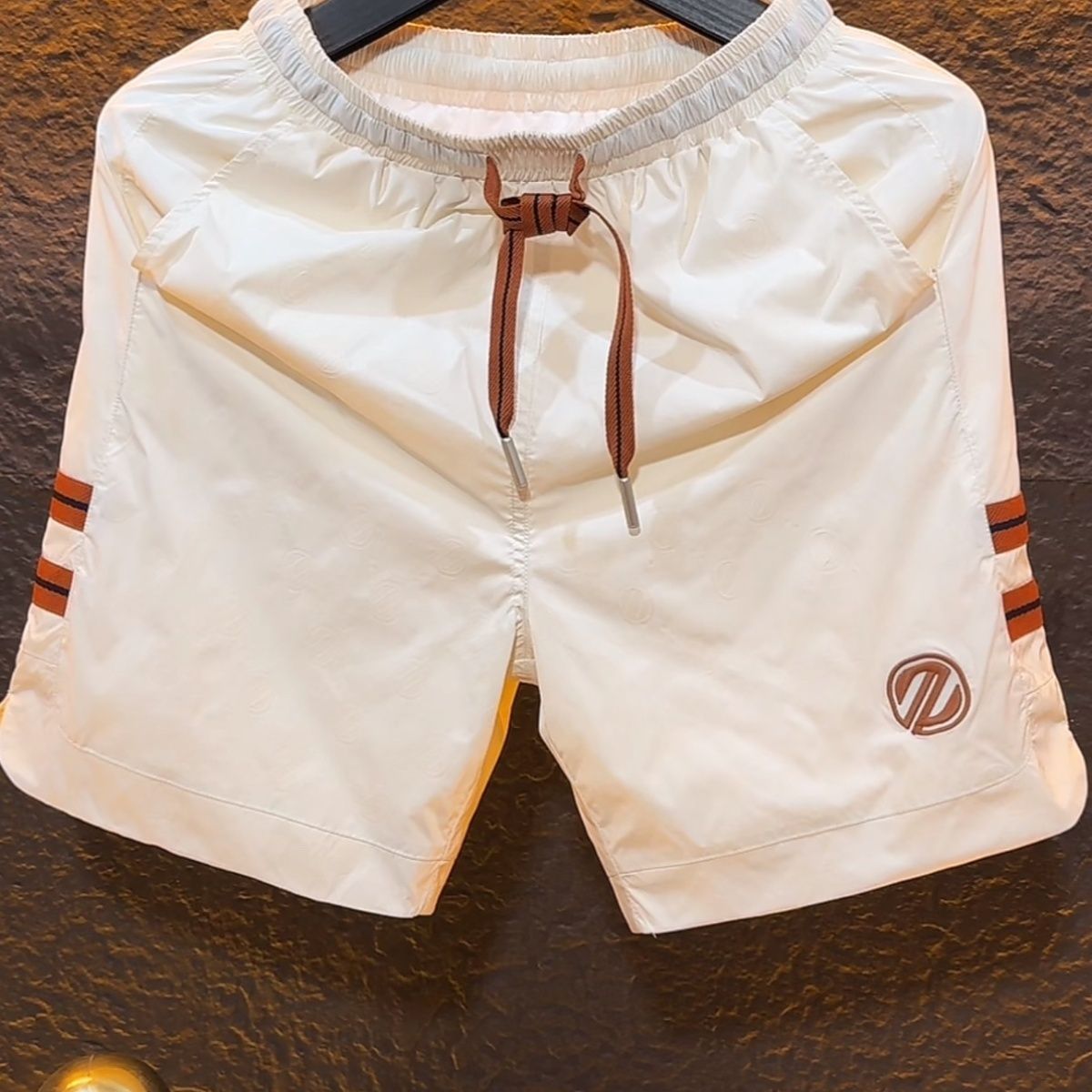 2026 New Light Luxury Fashion Trend Men's Casual Shorts Summer Sports White Breathable Loose Pants_viptrois.com