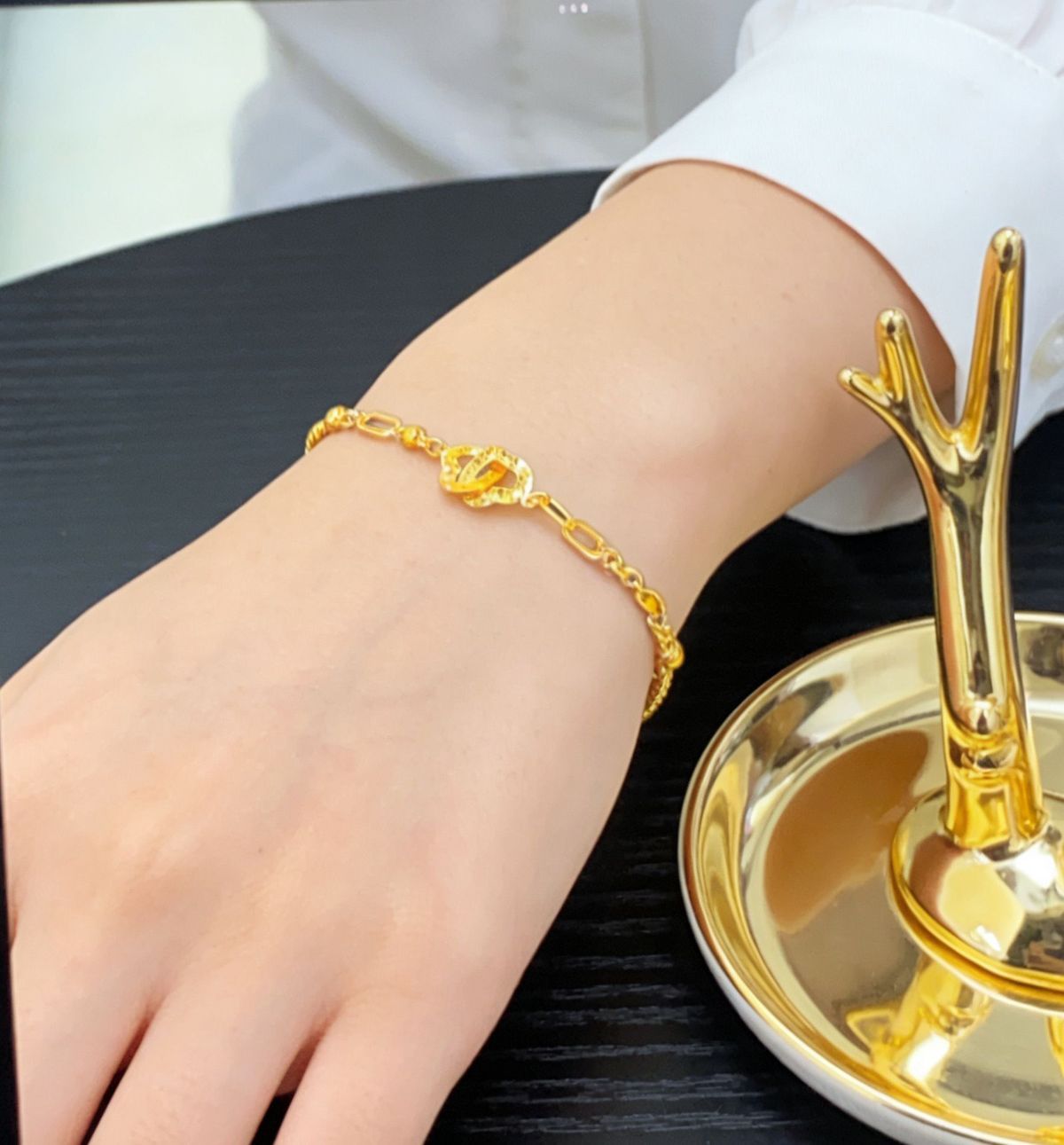 Gold Plated Heart Bracelet With Sparkling Disco Beads And Crystals_voghion.com
